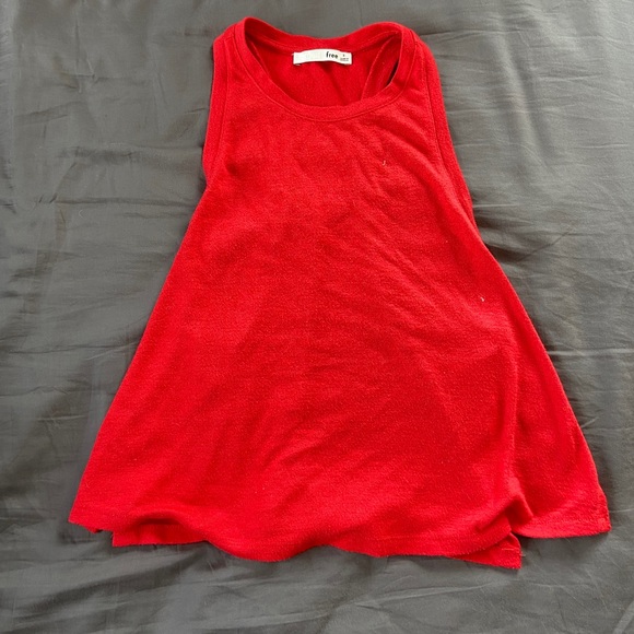 Red Aritzia slit side tank top - Picture 2 of 3